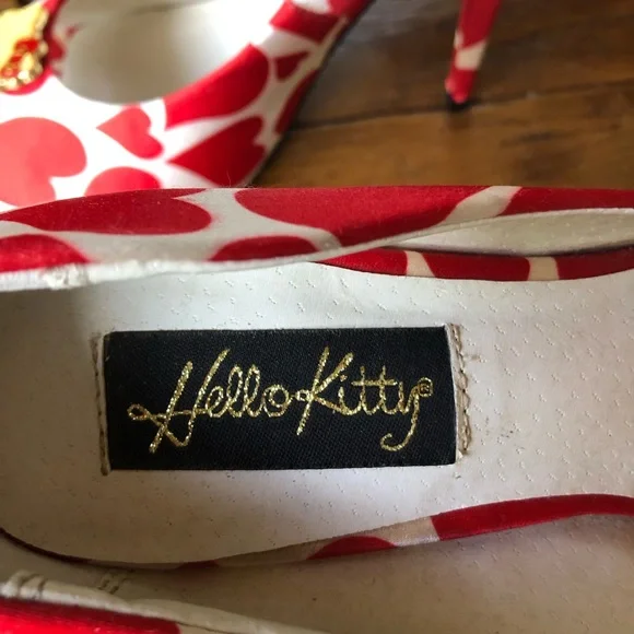 Hello Kitty Heels - Picture 7 of 12